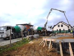 4. díl: Jak dopravit beton do konstrukce? Nejčastěji pomocí mobilních čerpadel na beton