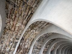 VÍNO, BETON, UMĚNÍ